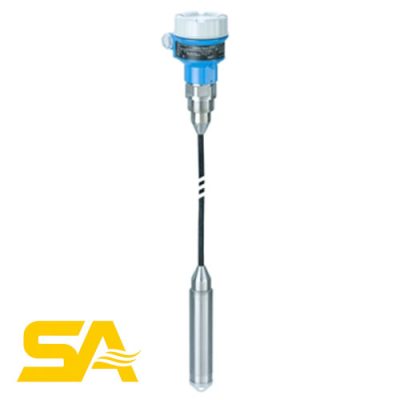تصویر ترانسمیتر سطح دیفرانسیلی اندرس‌هاوزر – Endress+Hauser FMB52، نسخه کابلی (Cable Version) با سلول اندازه‌گیری Contite برای اندازه‌گیری دقیق سطح مایعات و مواد نیمه‌خمیری در صنایع شیمیایی، غذایی، دارویی و آب و فاضلاب